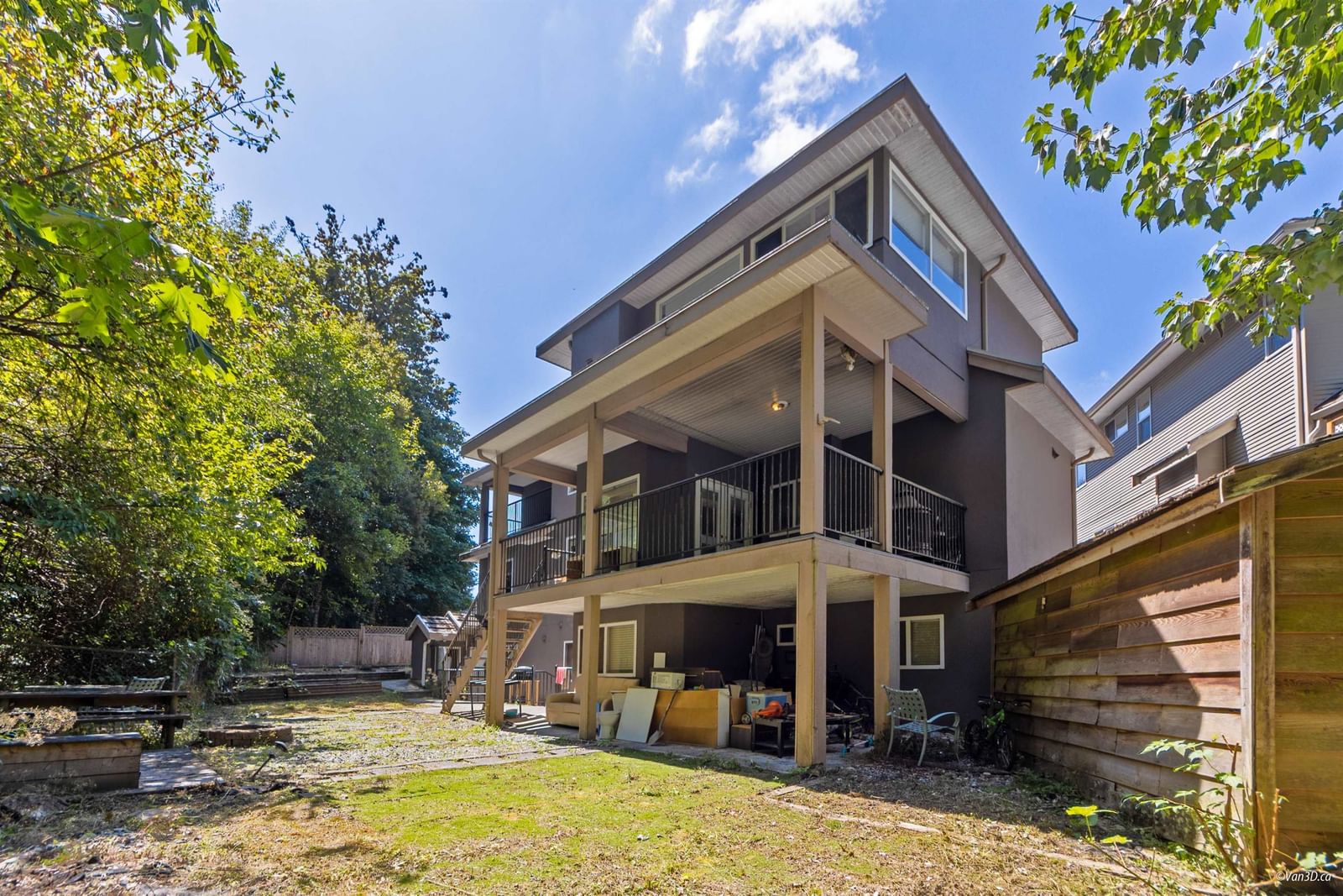 Listing Image 4