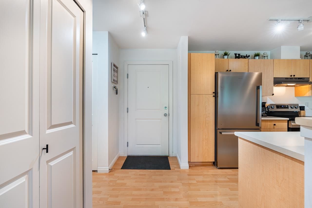 Listing Image 15