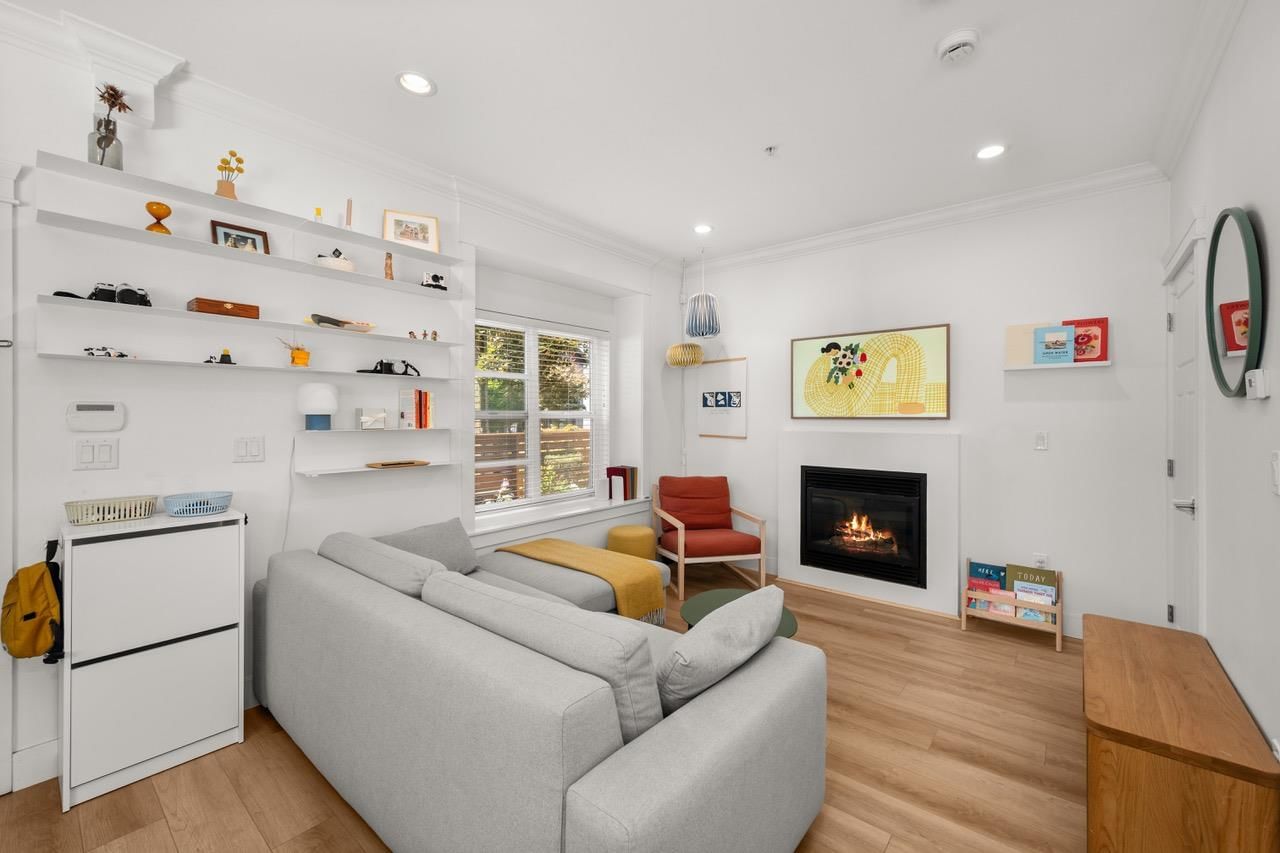 Listing Image 10