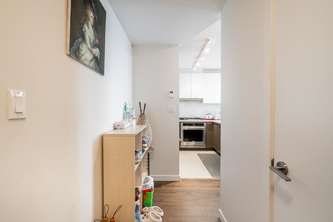 Listing Image 5