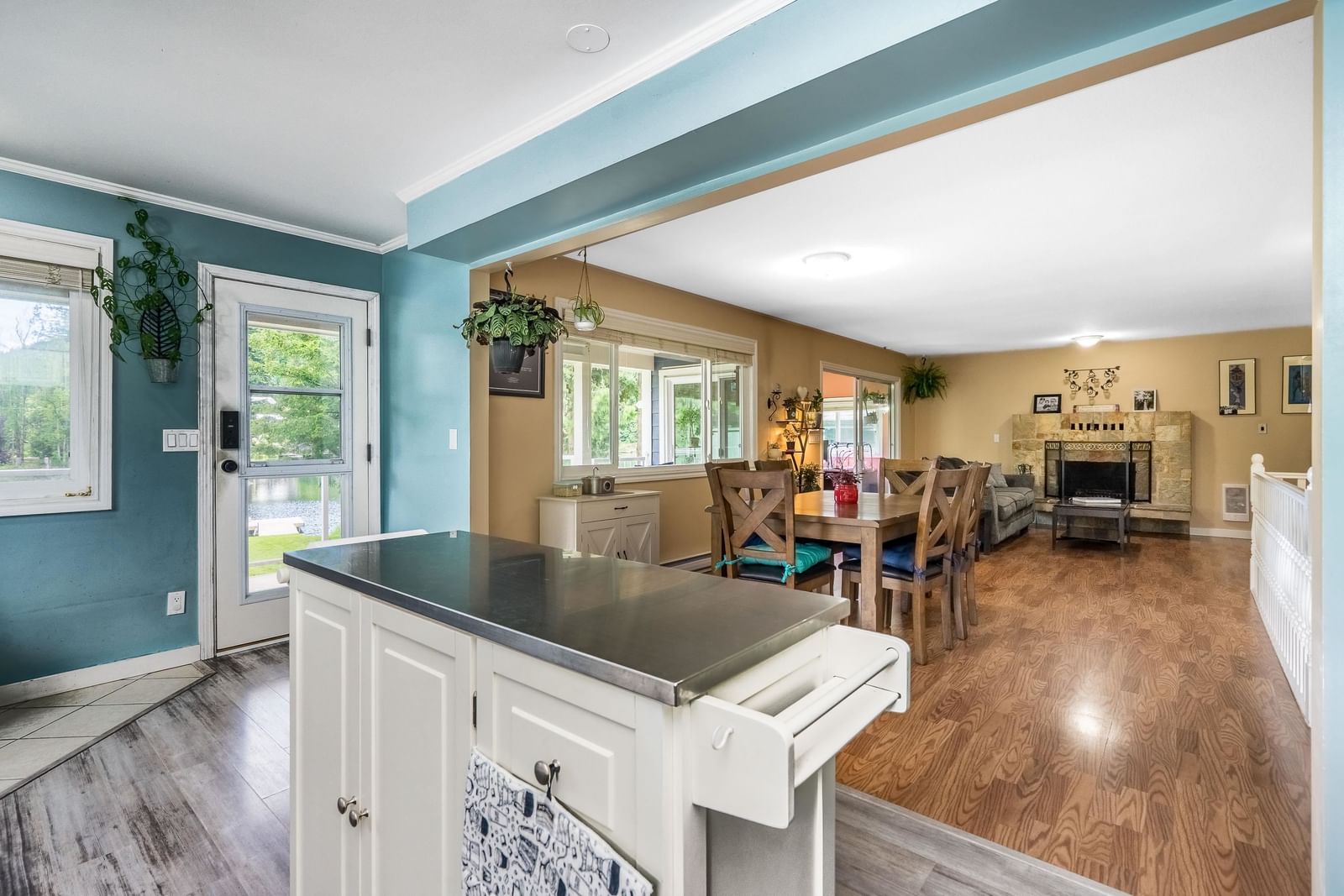 Listing Image 10