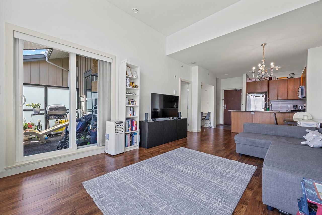 Listing Image 3