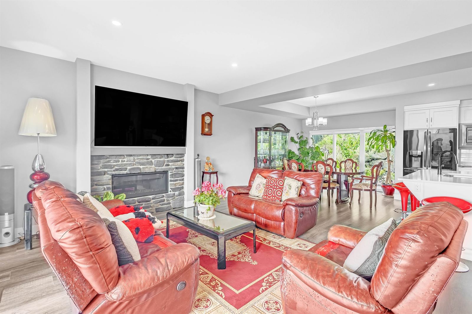 Listing Image 15