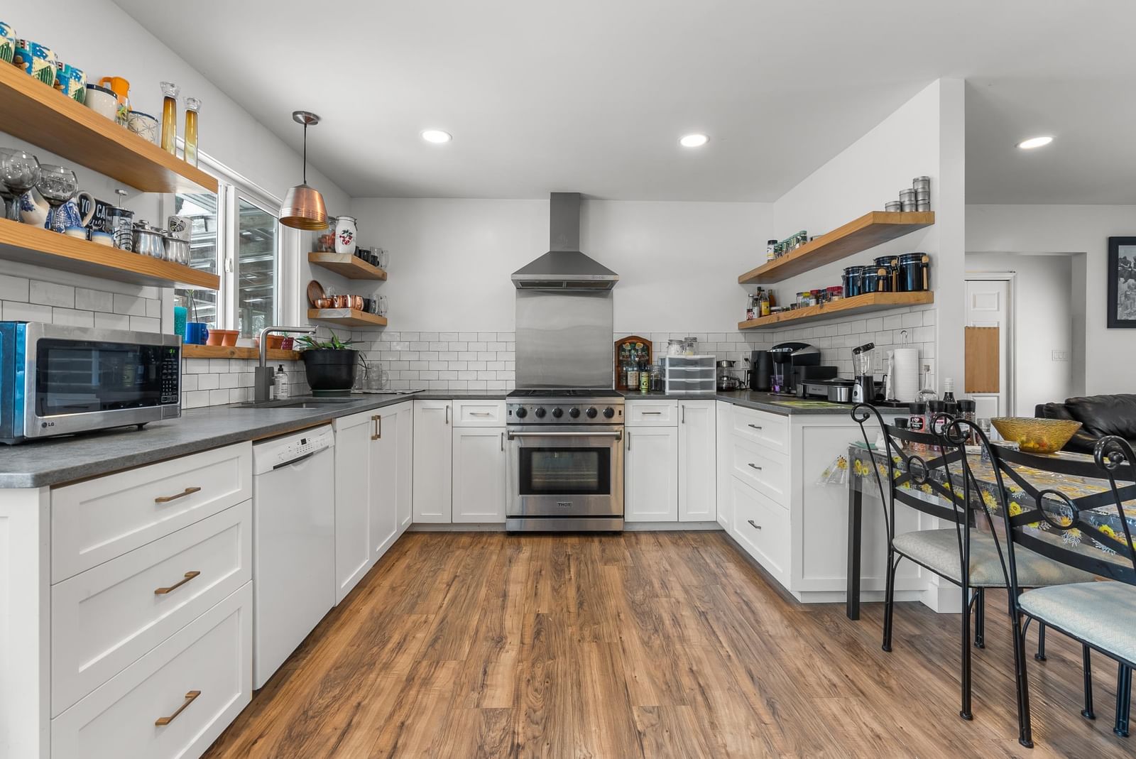 Listing Image 14