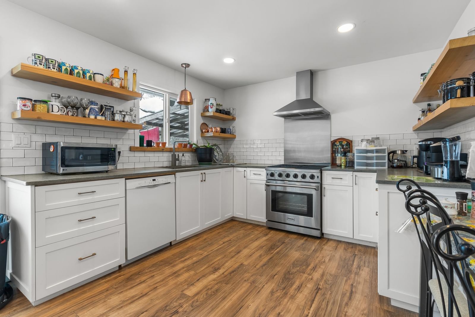Listing Image 15