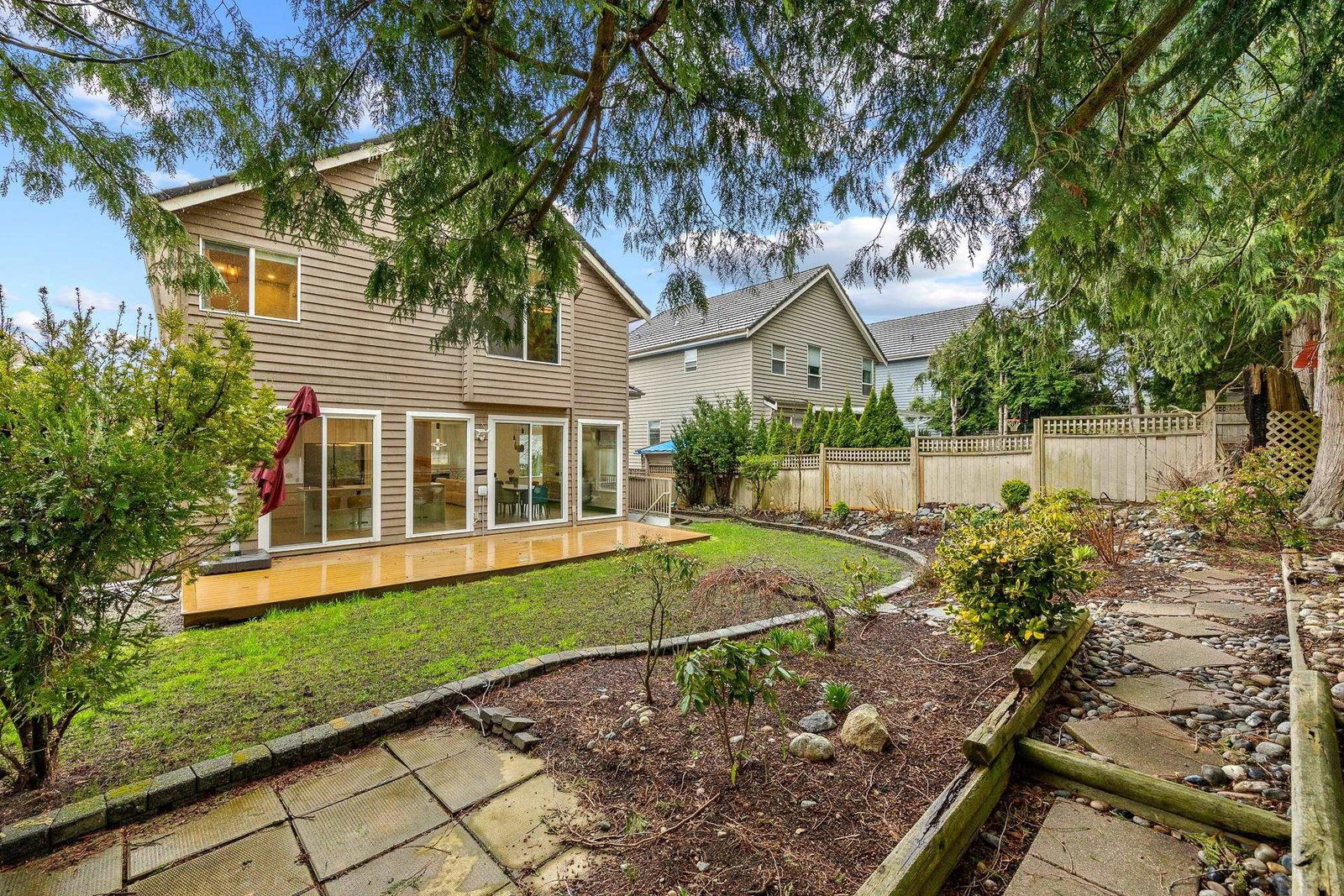 Listing Image 4