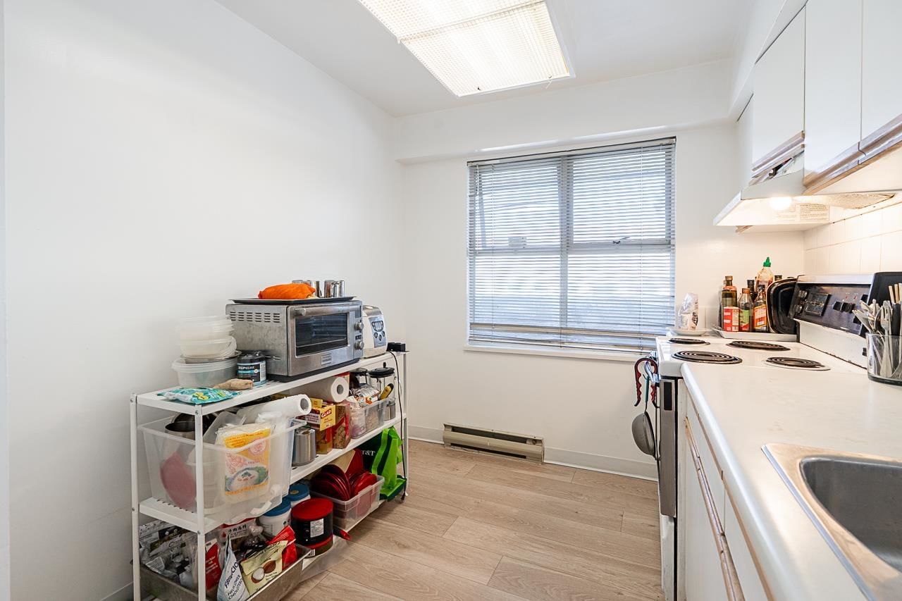 Listing Image 8