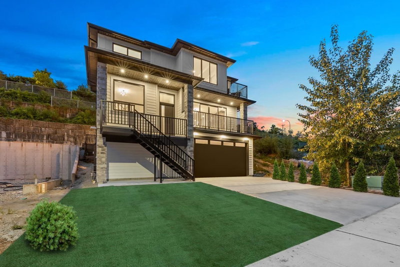 10490 Mcveety Street, Maple Ridge, V2W 0K3 | Image 2