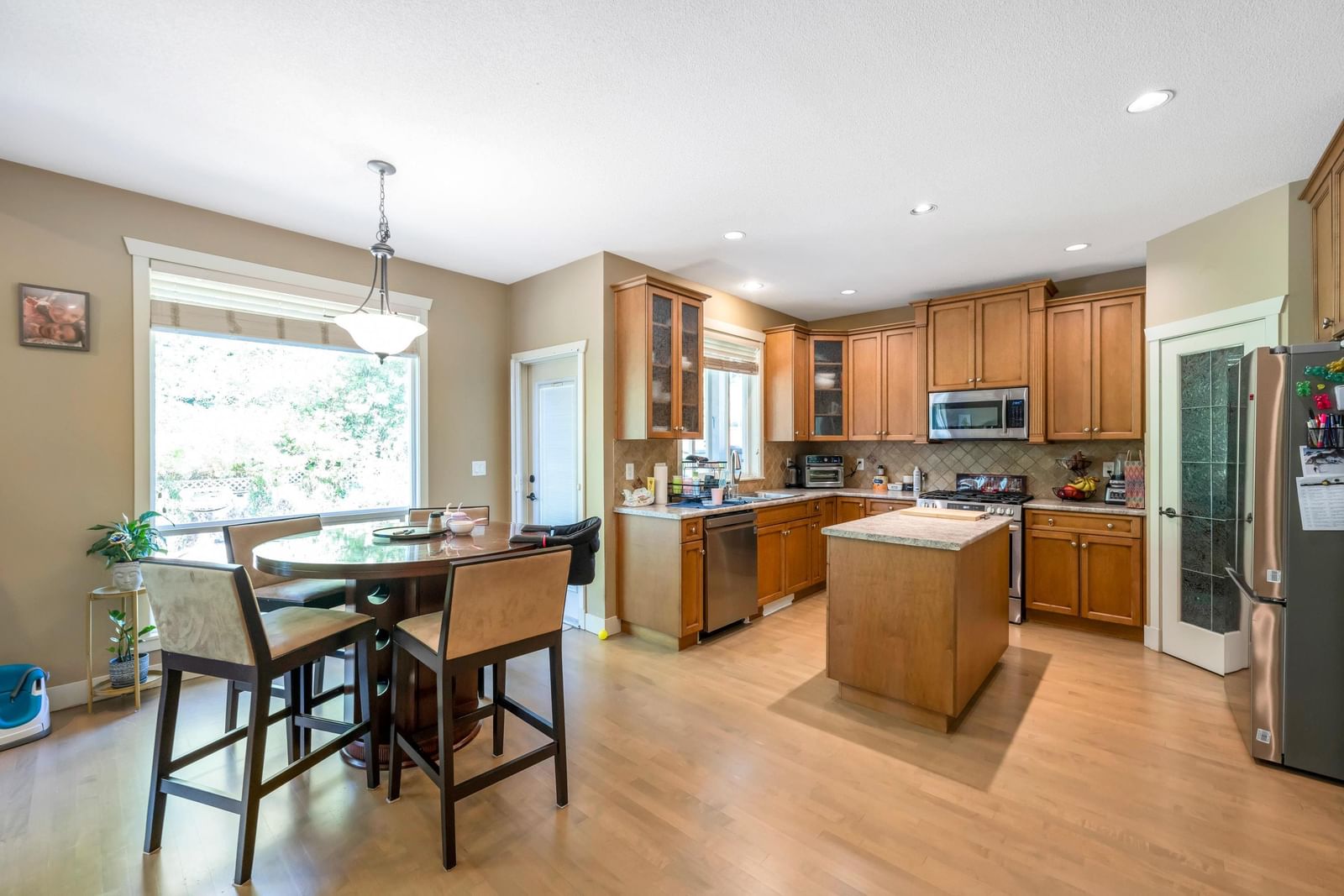 Listing Image 9