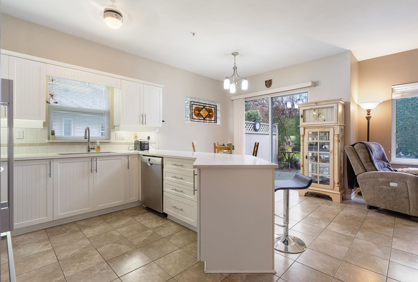 Listing Image 10