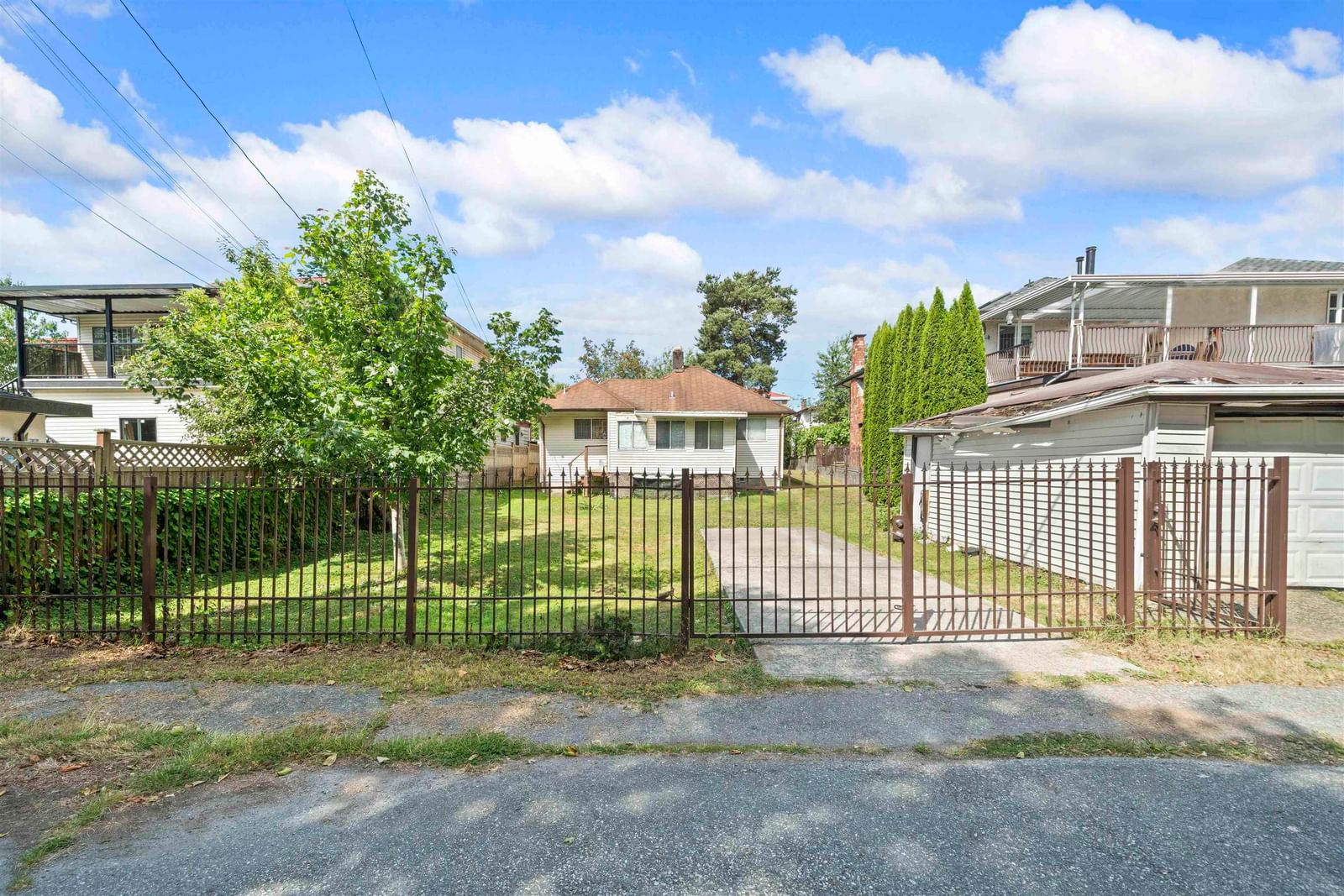 Listing Image 12