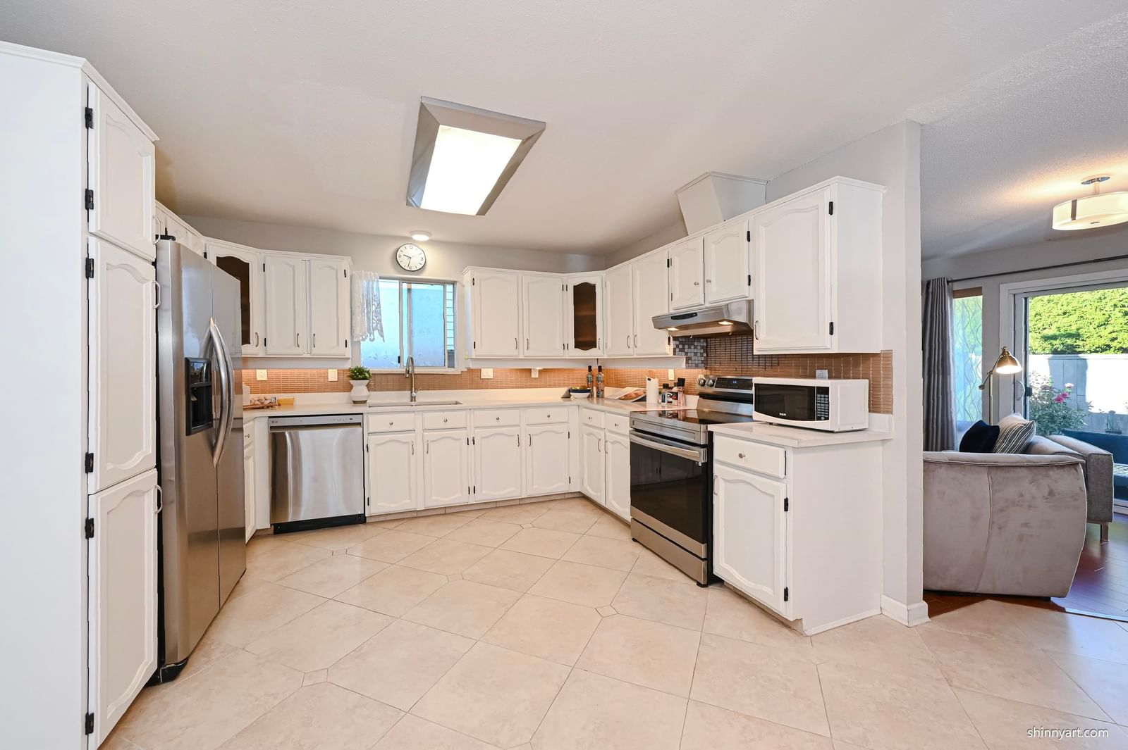 Listing Image 11