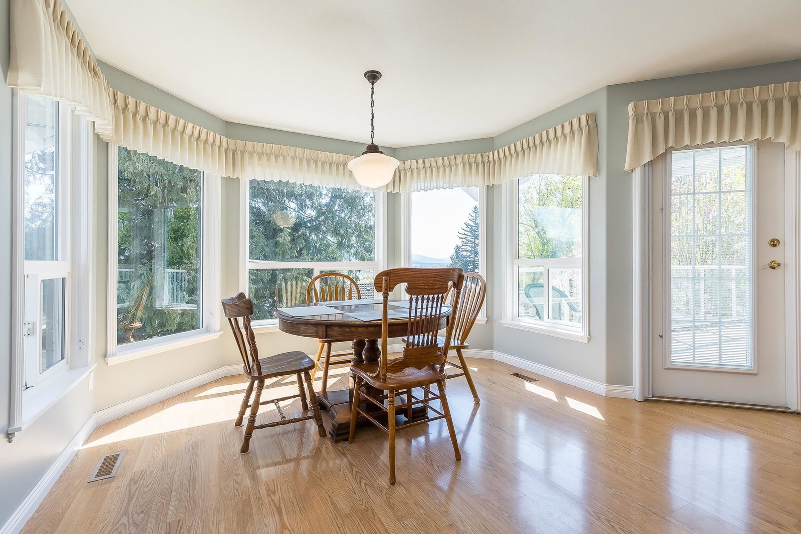 Listing Image 10
