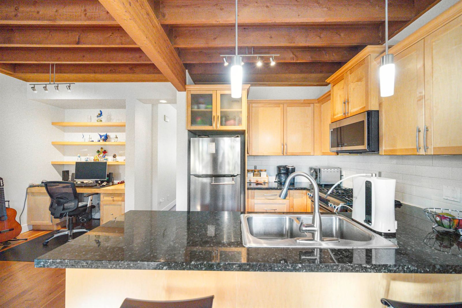 Listing Image 10