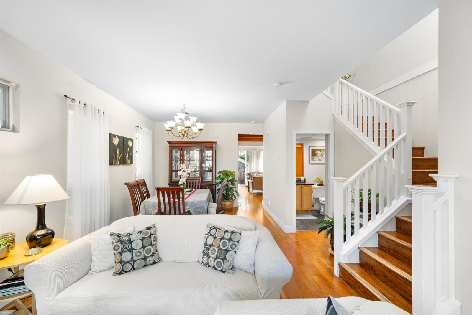 Listing Image 12