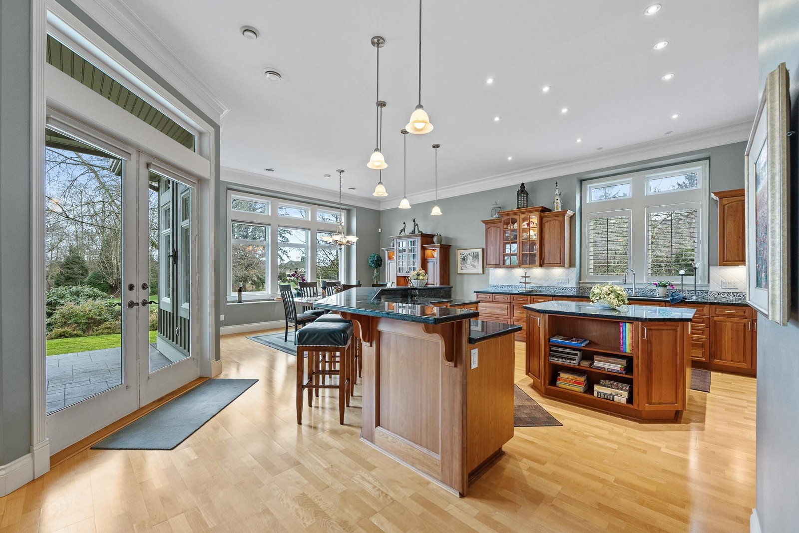 Listing Image 12