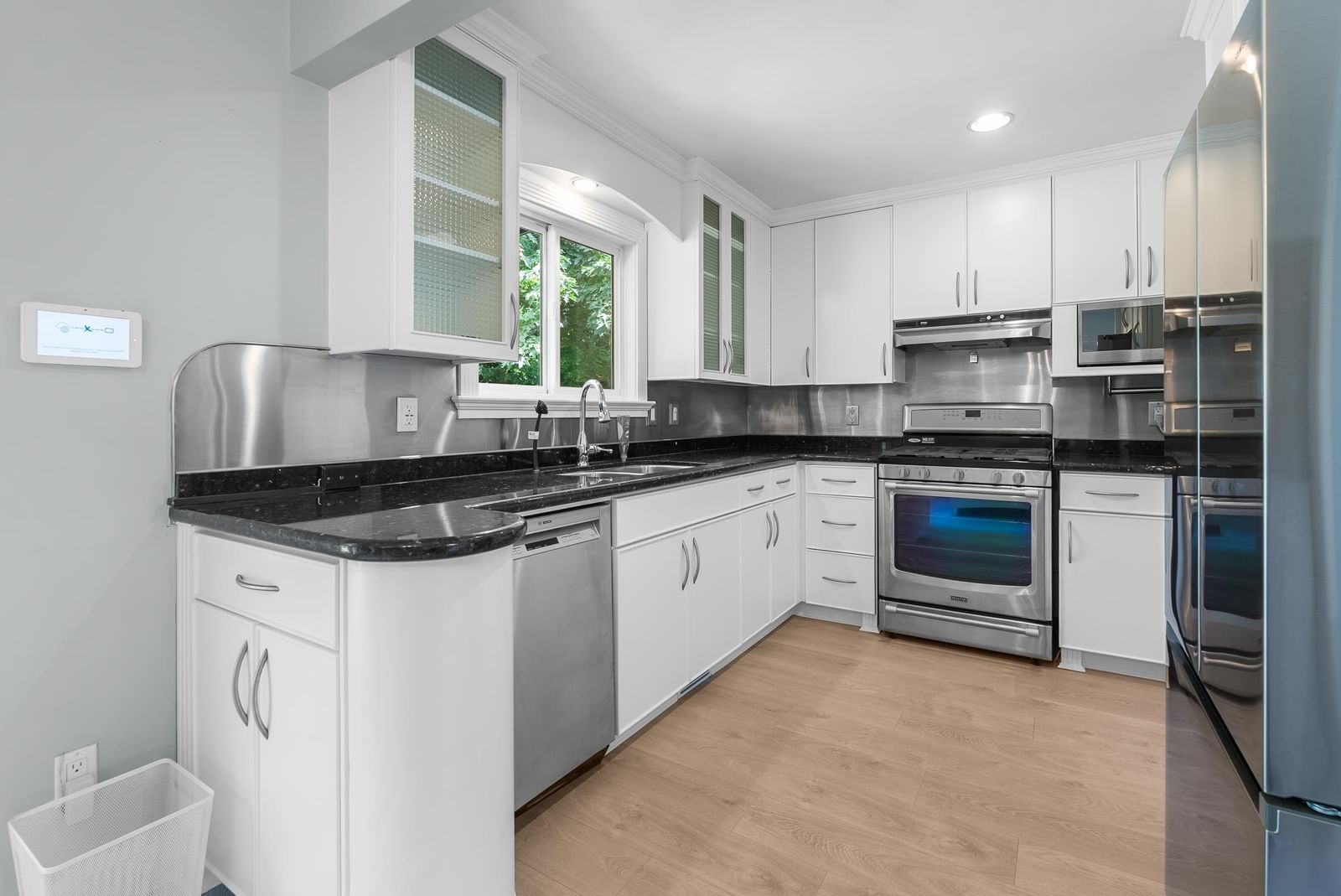 Listing Image 13