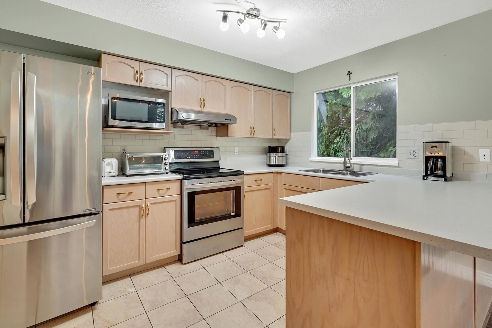 Listing Image 8