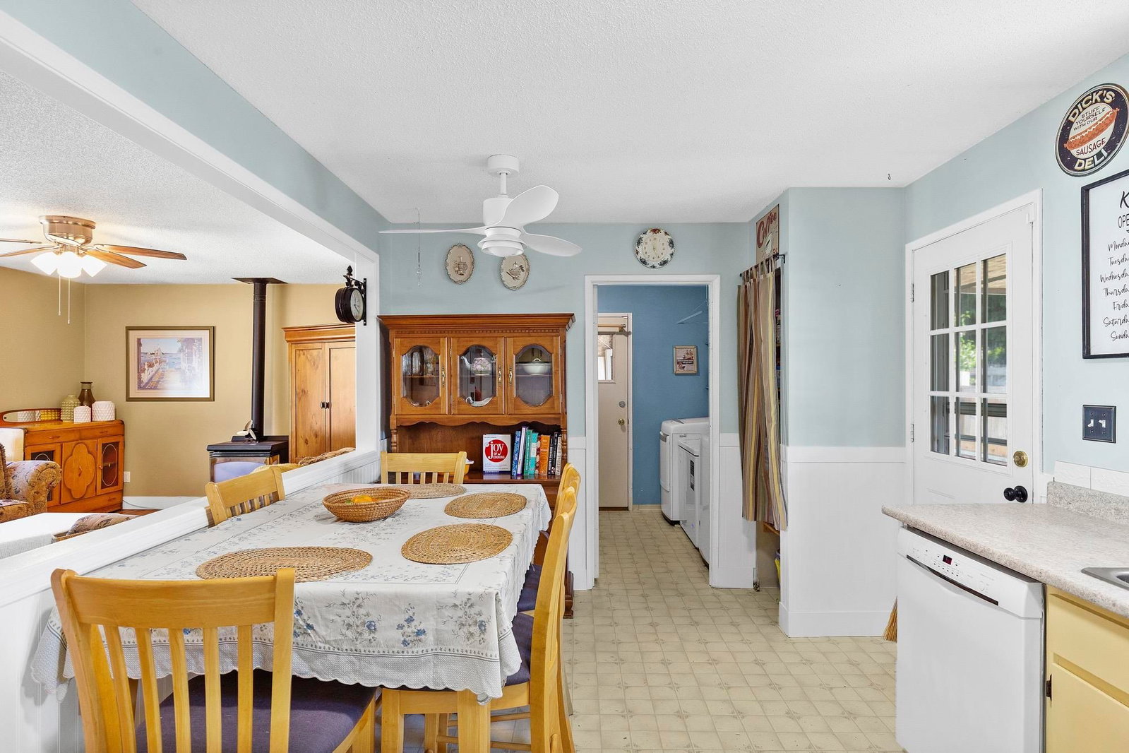 Listing Image 11