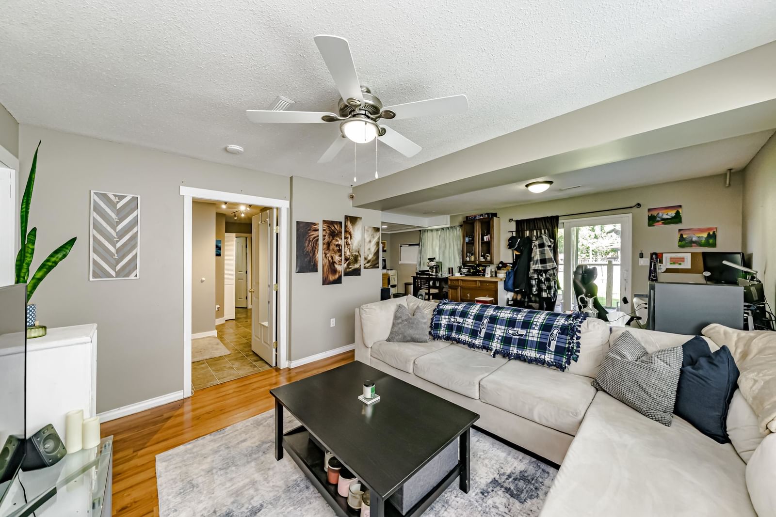 Listing Image 22