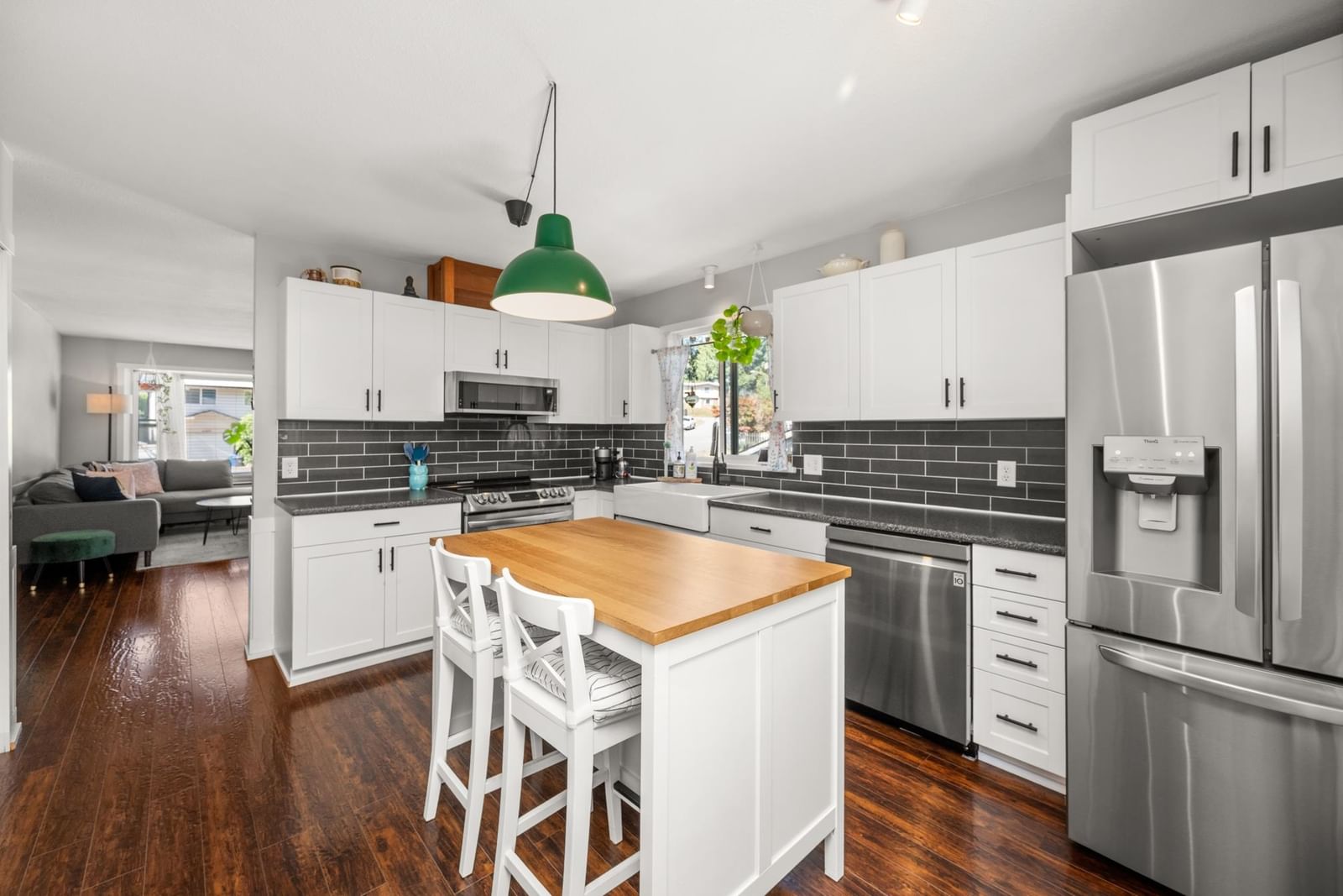 Listing Image 10