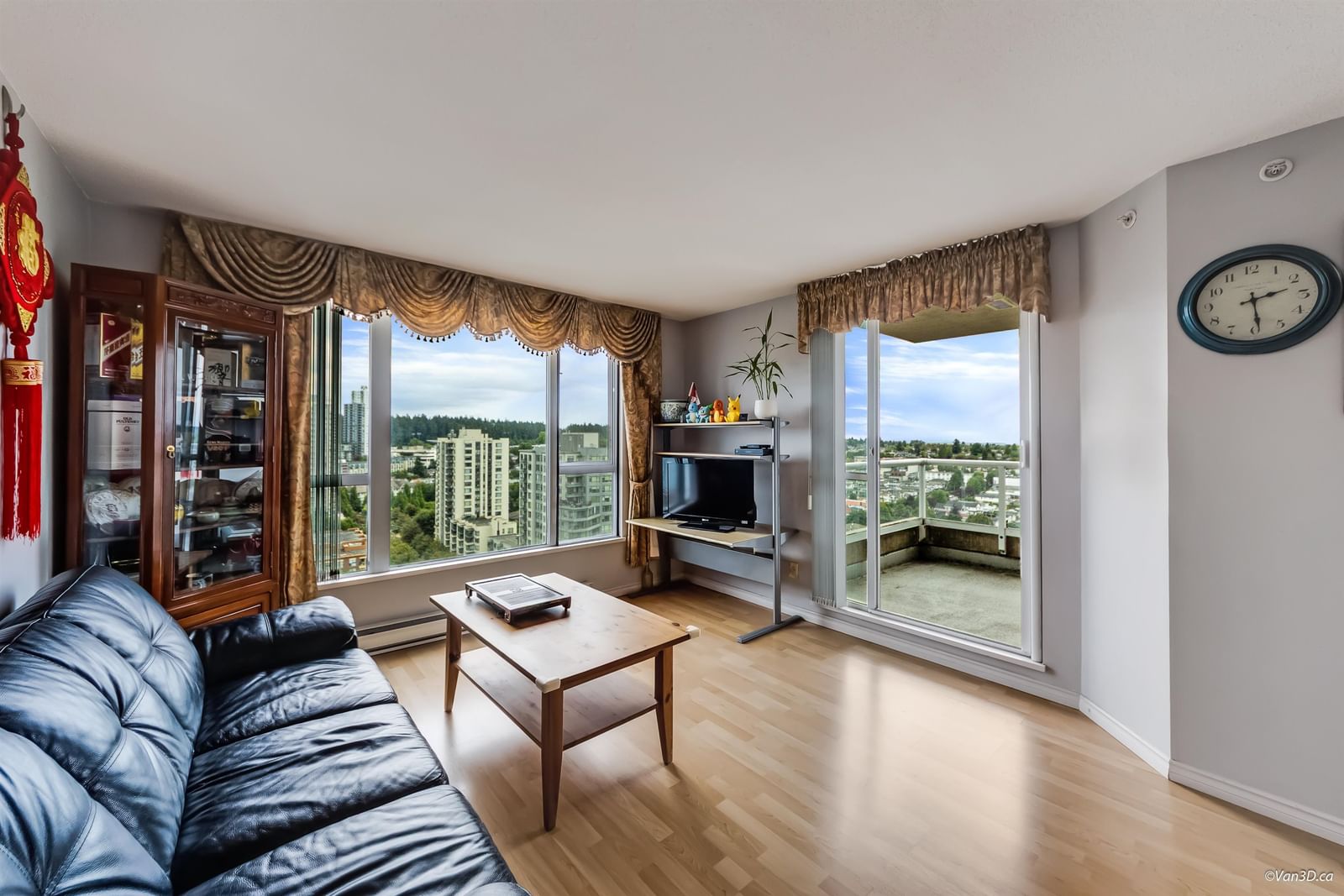 Listing Image 12