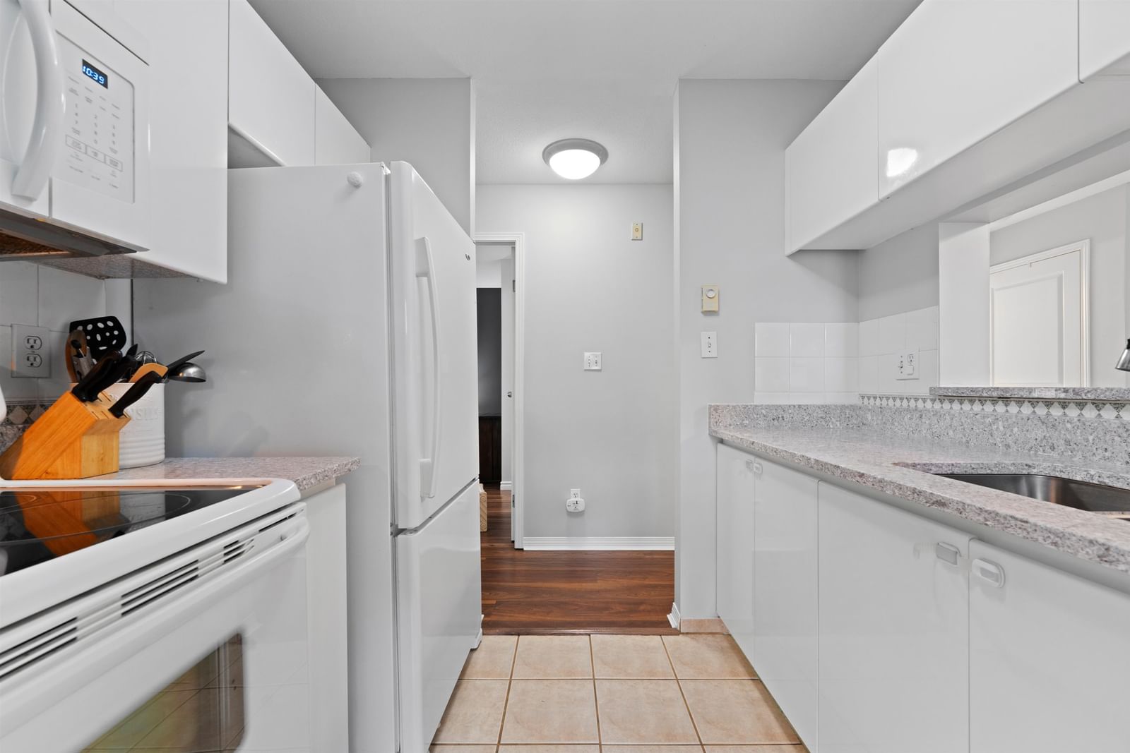Listing Image 19