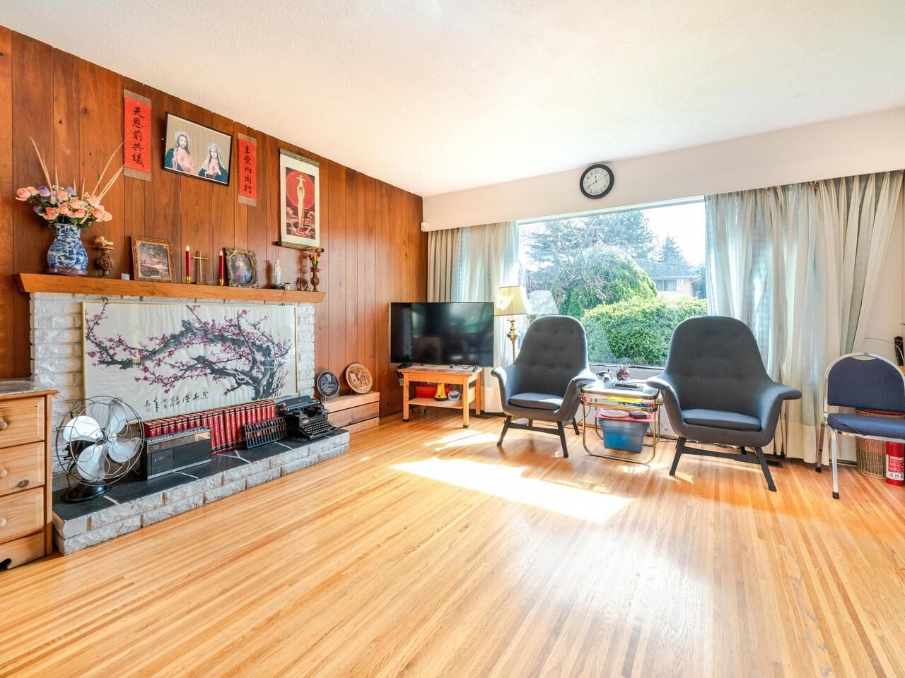 Listing Image 5
