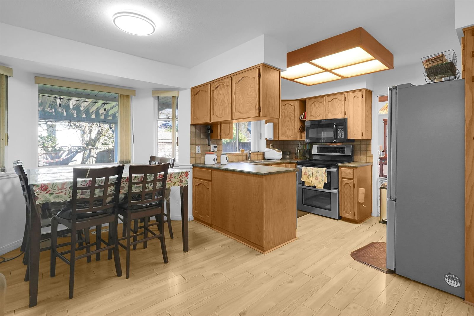 Listing Image 5