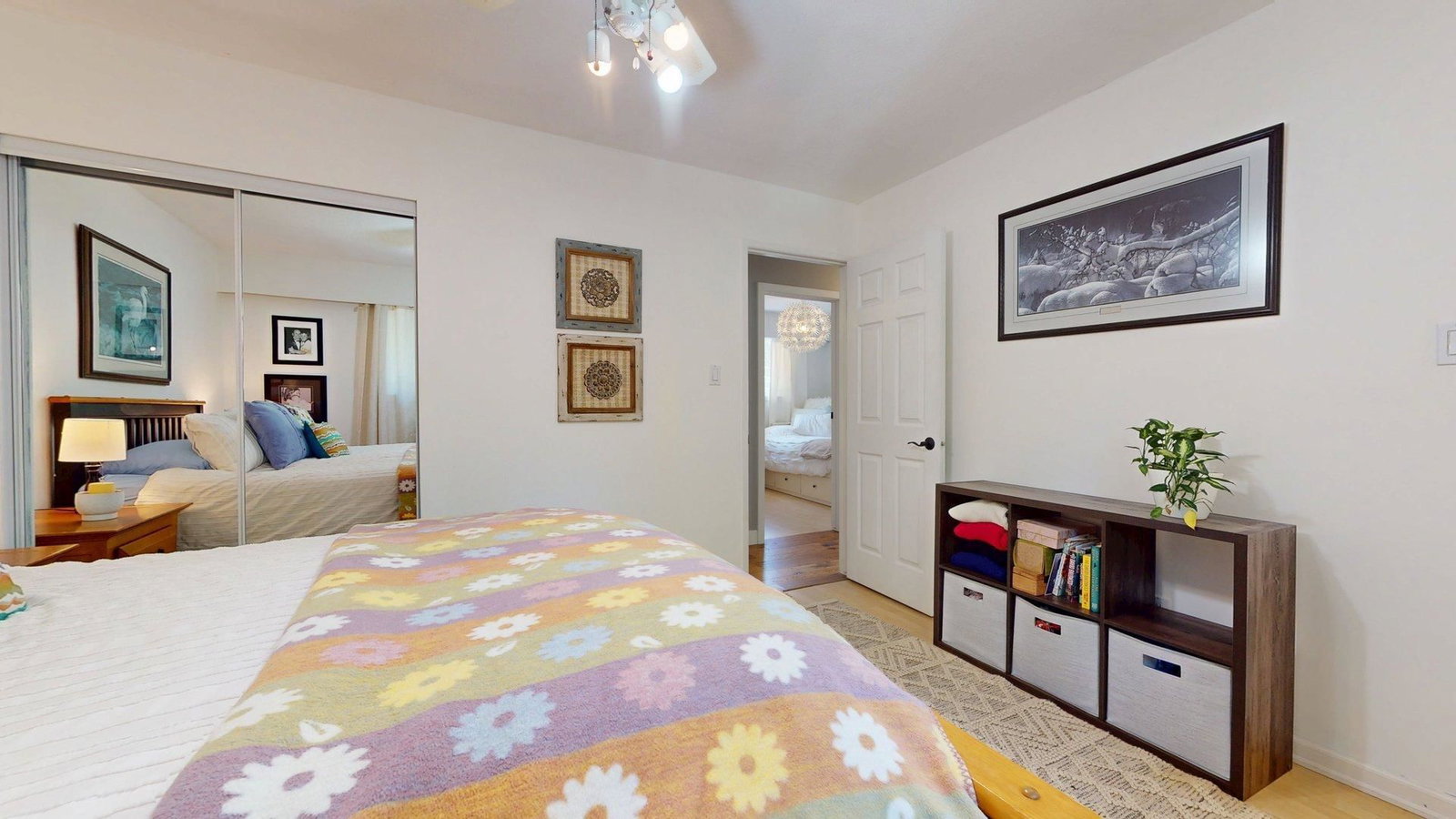 Listing Image 9
