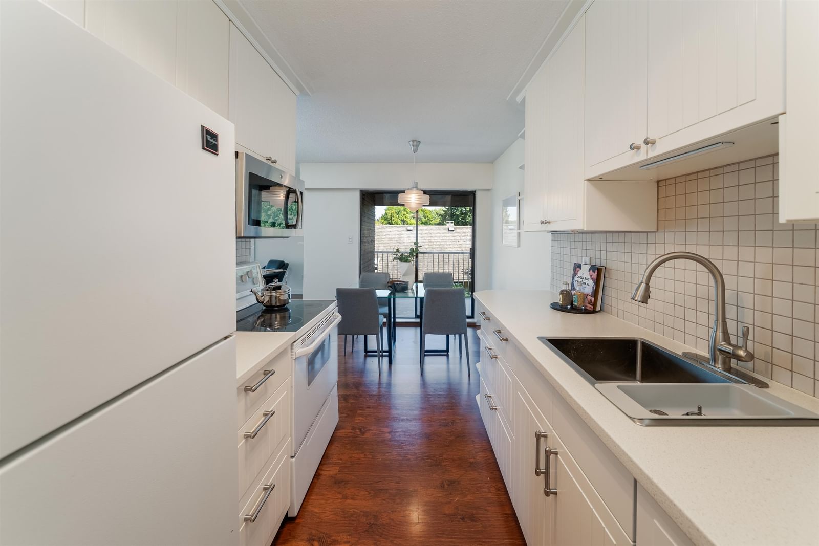 Listing Image 8