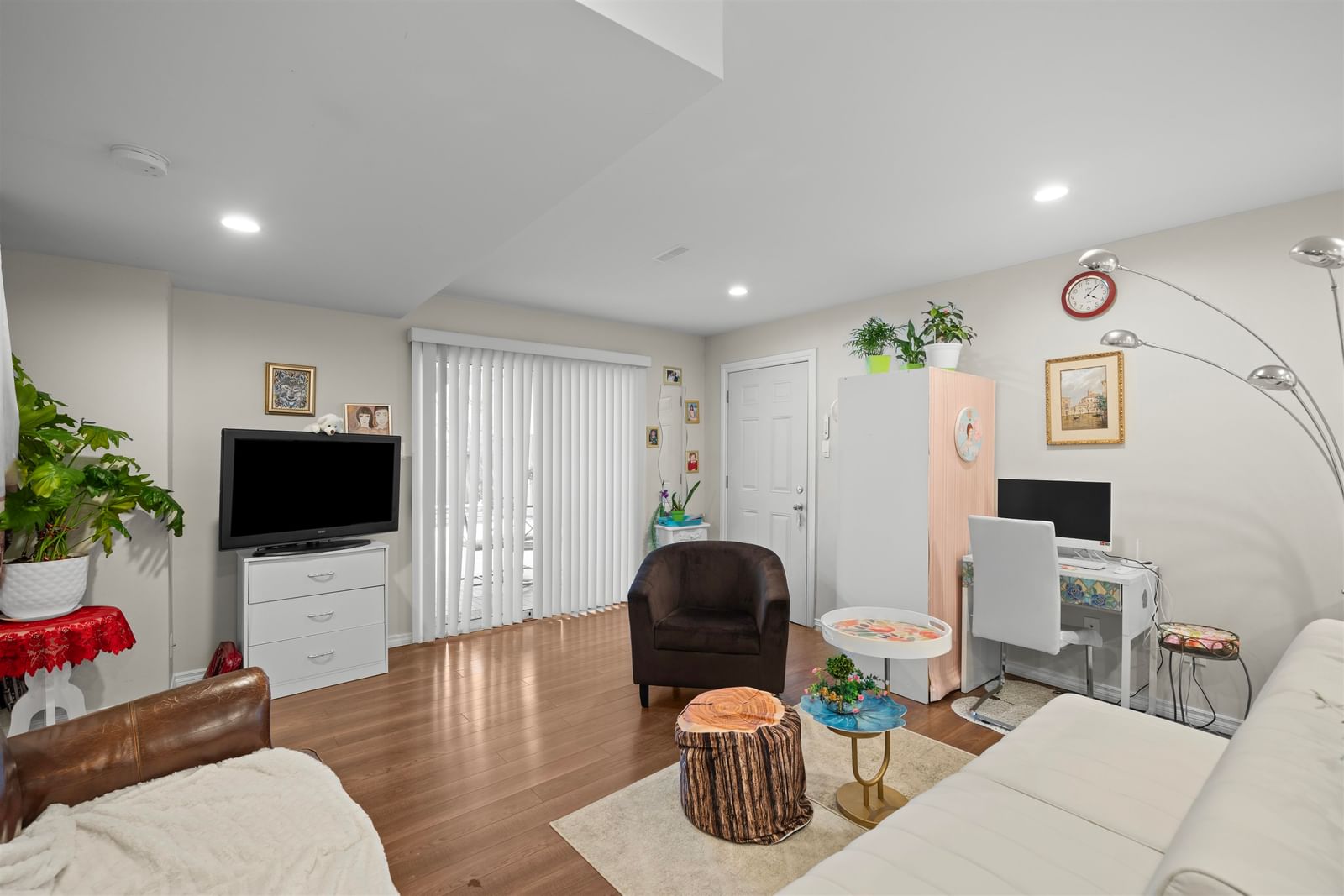 Listing Image 18