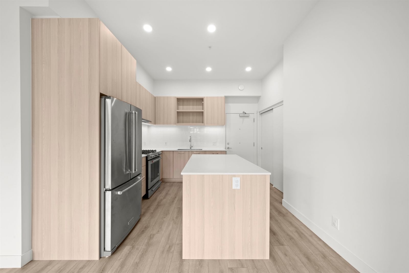Listing Image 16