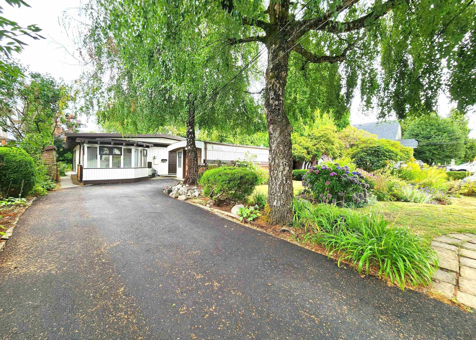 Listing Image 28