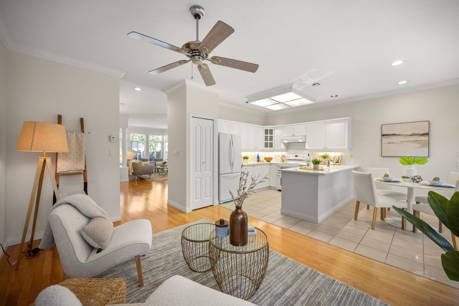 Listing Image 11