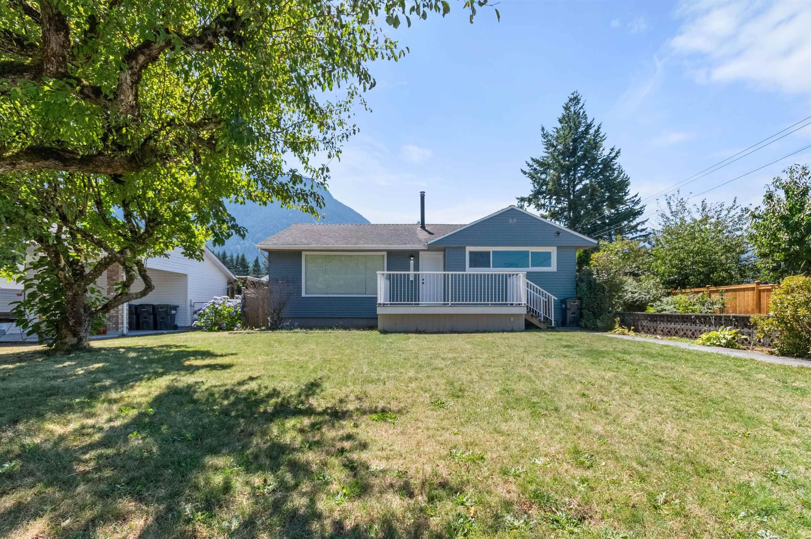 Listing Image 4