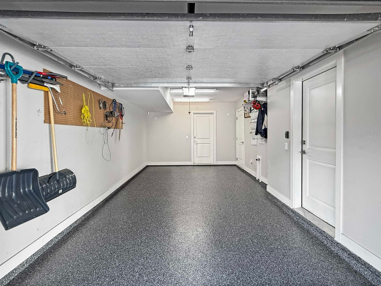 Listing Image 33