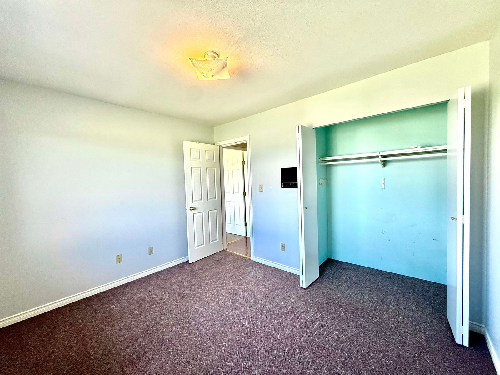 Listing Image 28