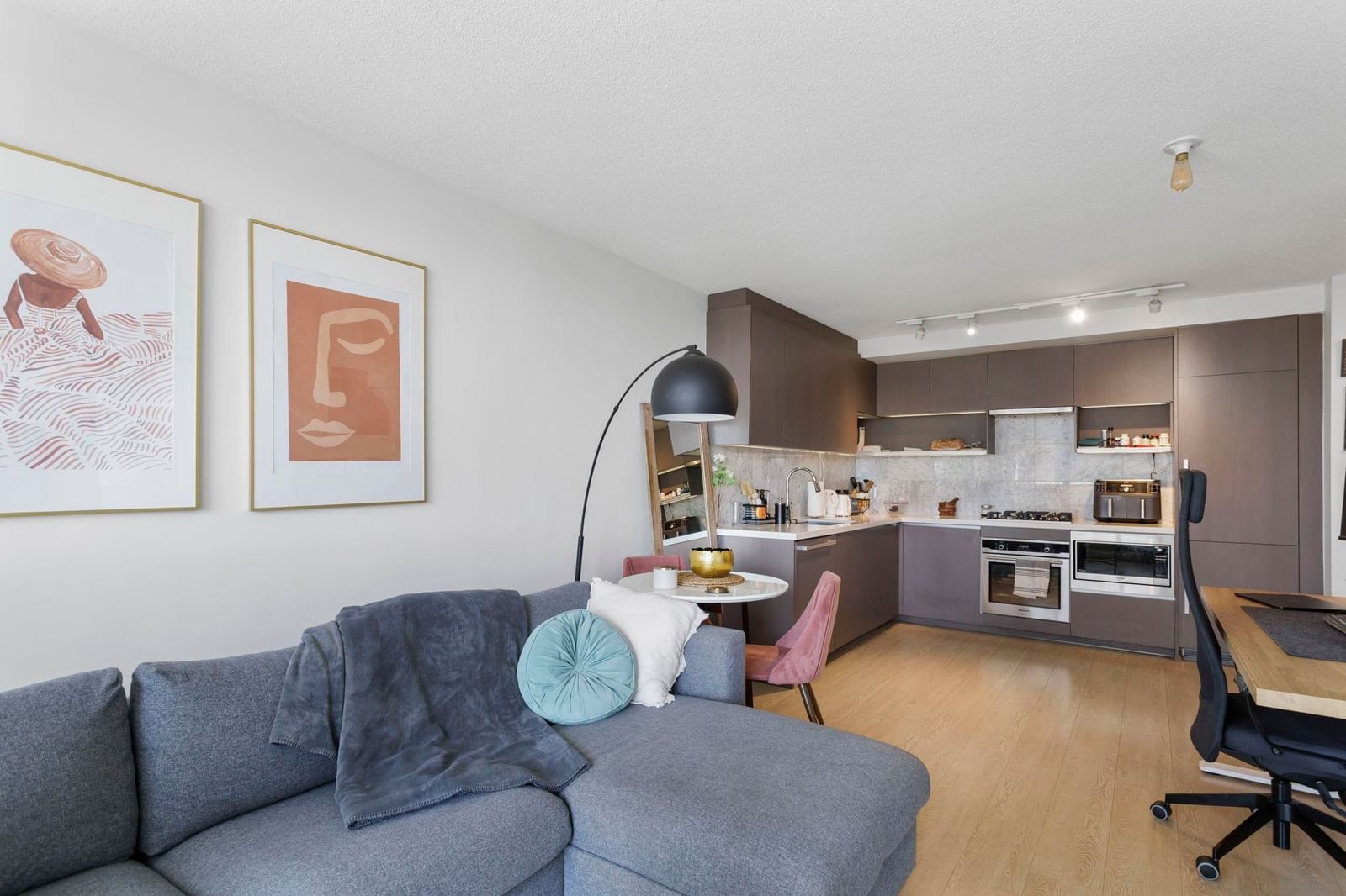 Listing Image 13