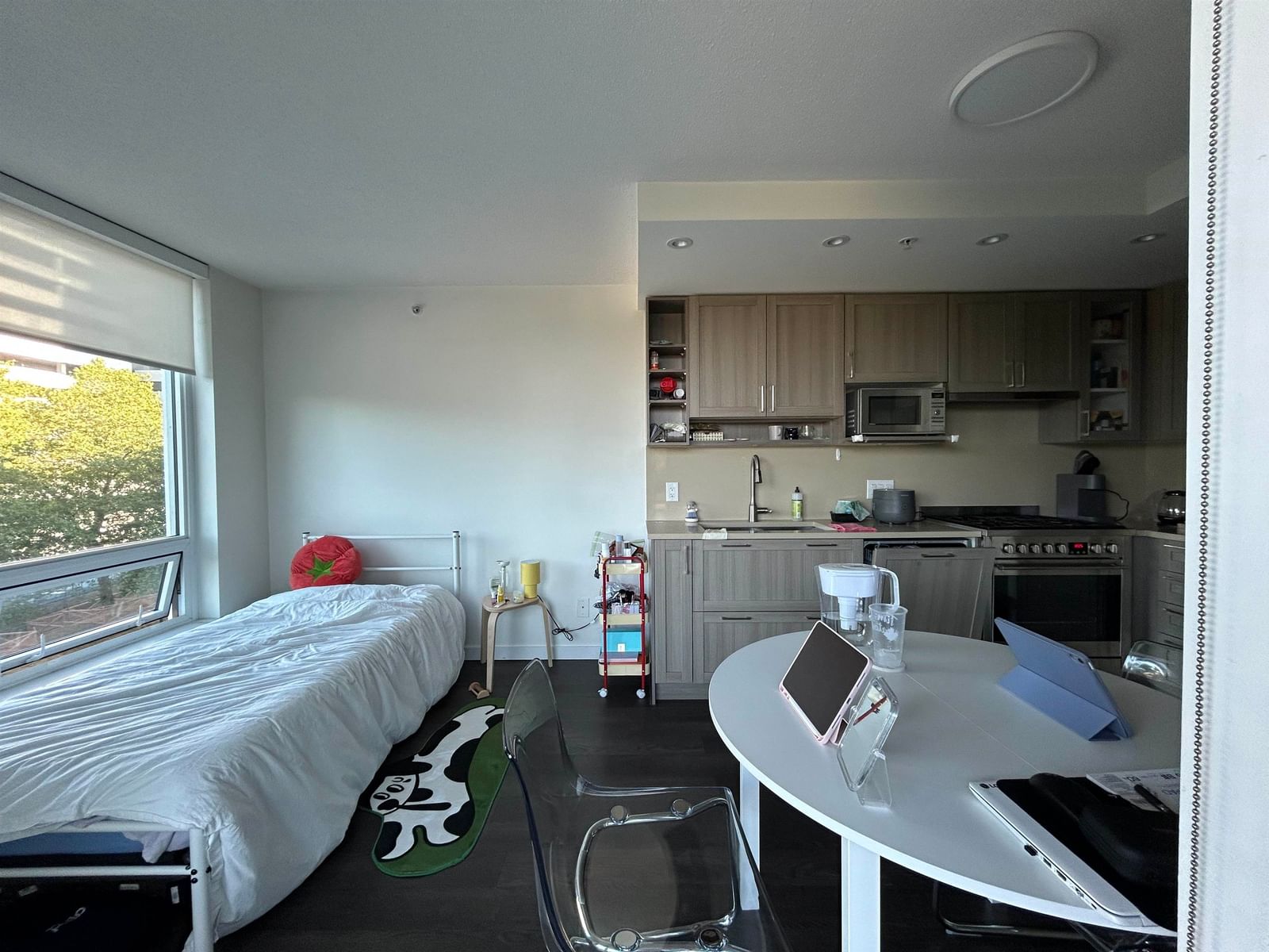 Listing Image 9