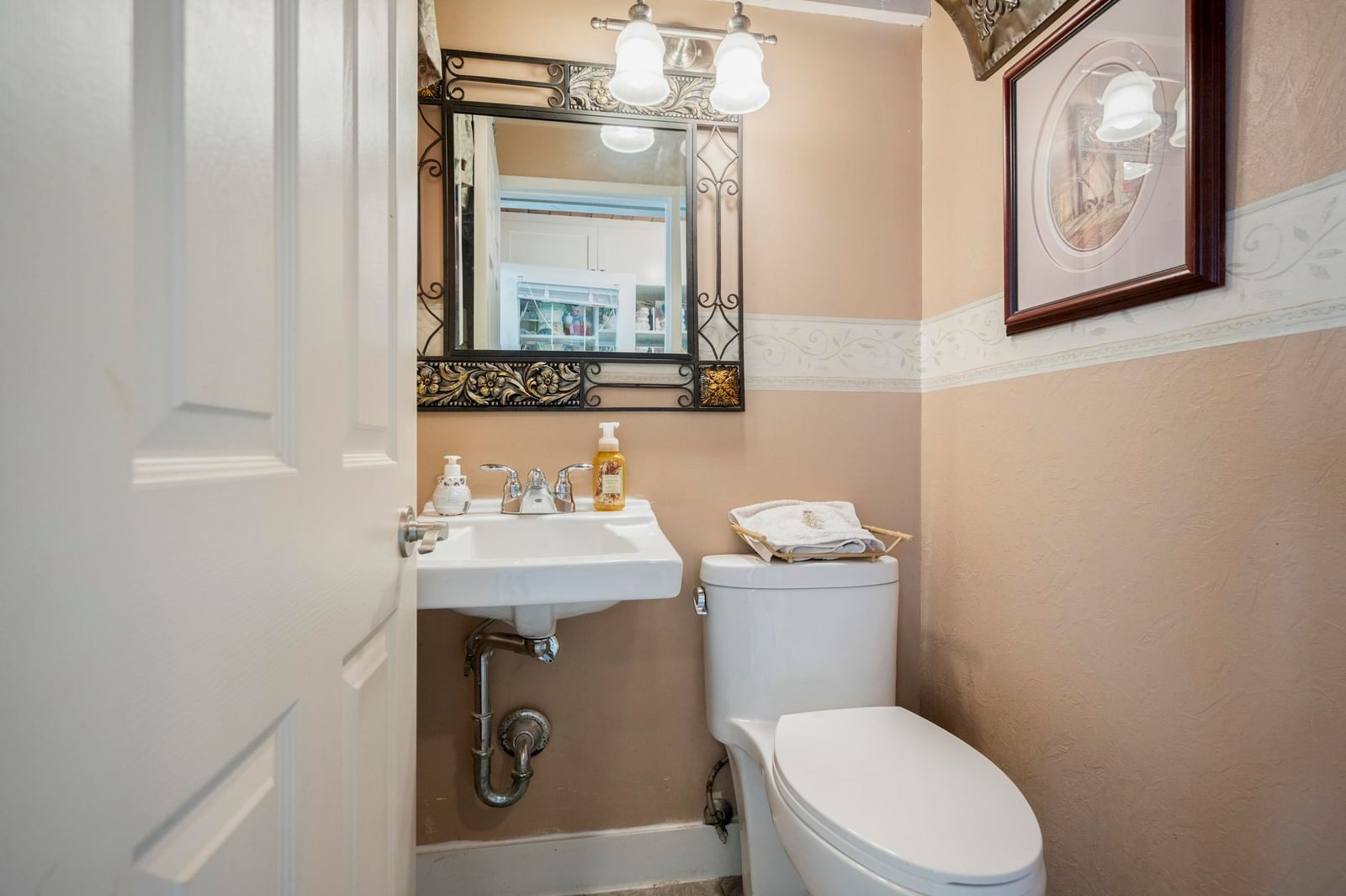 Listing Image 19
