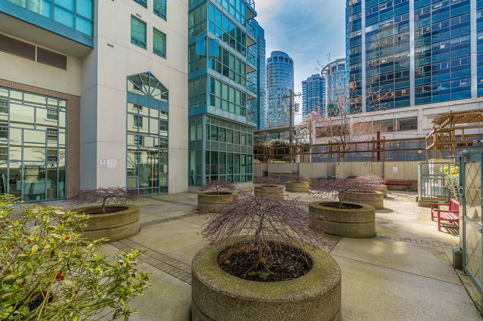 Listing Image 10