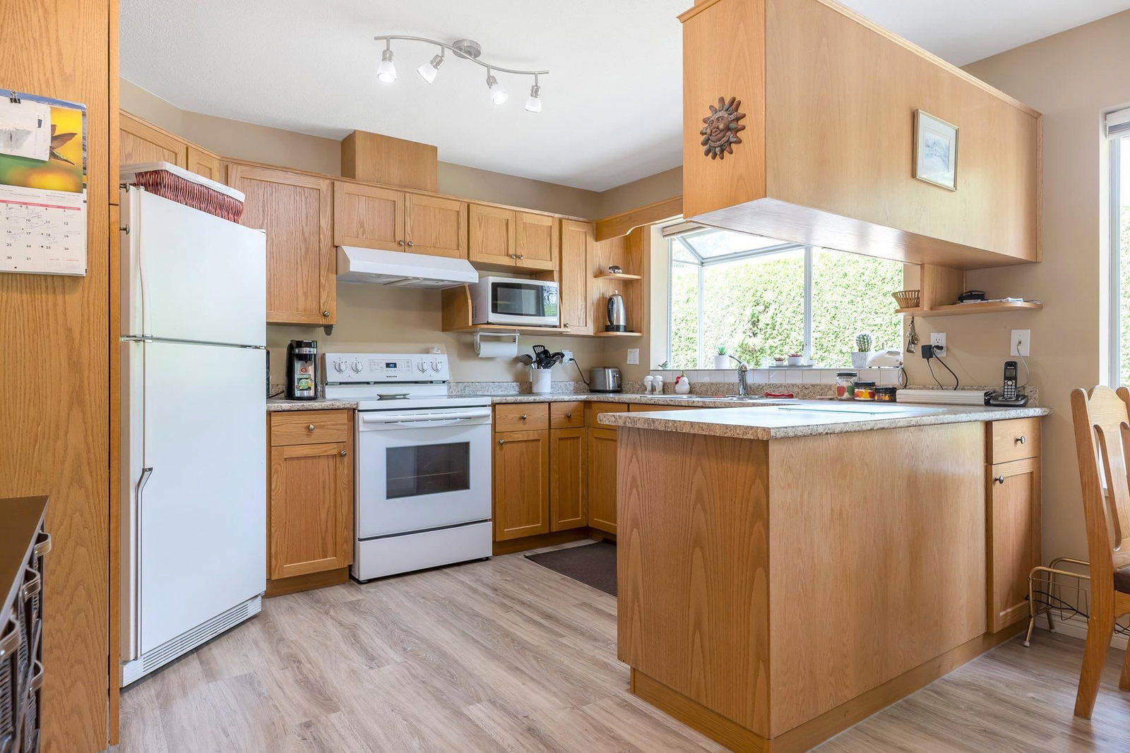 Listing Image 9