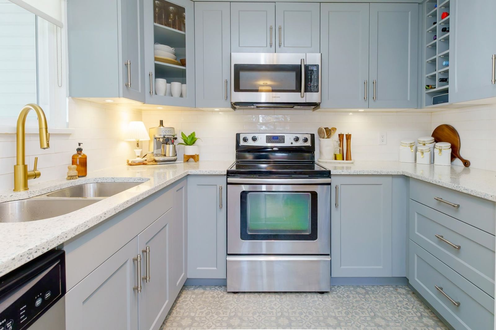 Listing Image 6