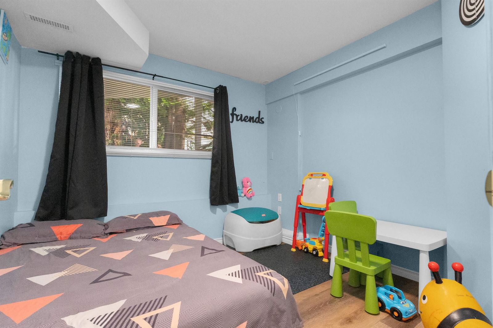 Listing Image 16
