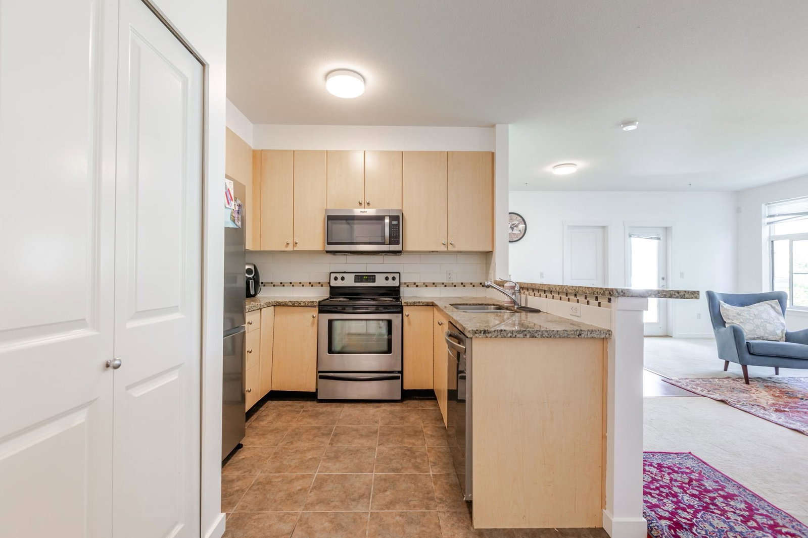 Listing Image 6