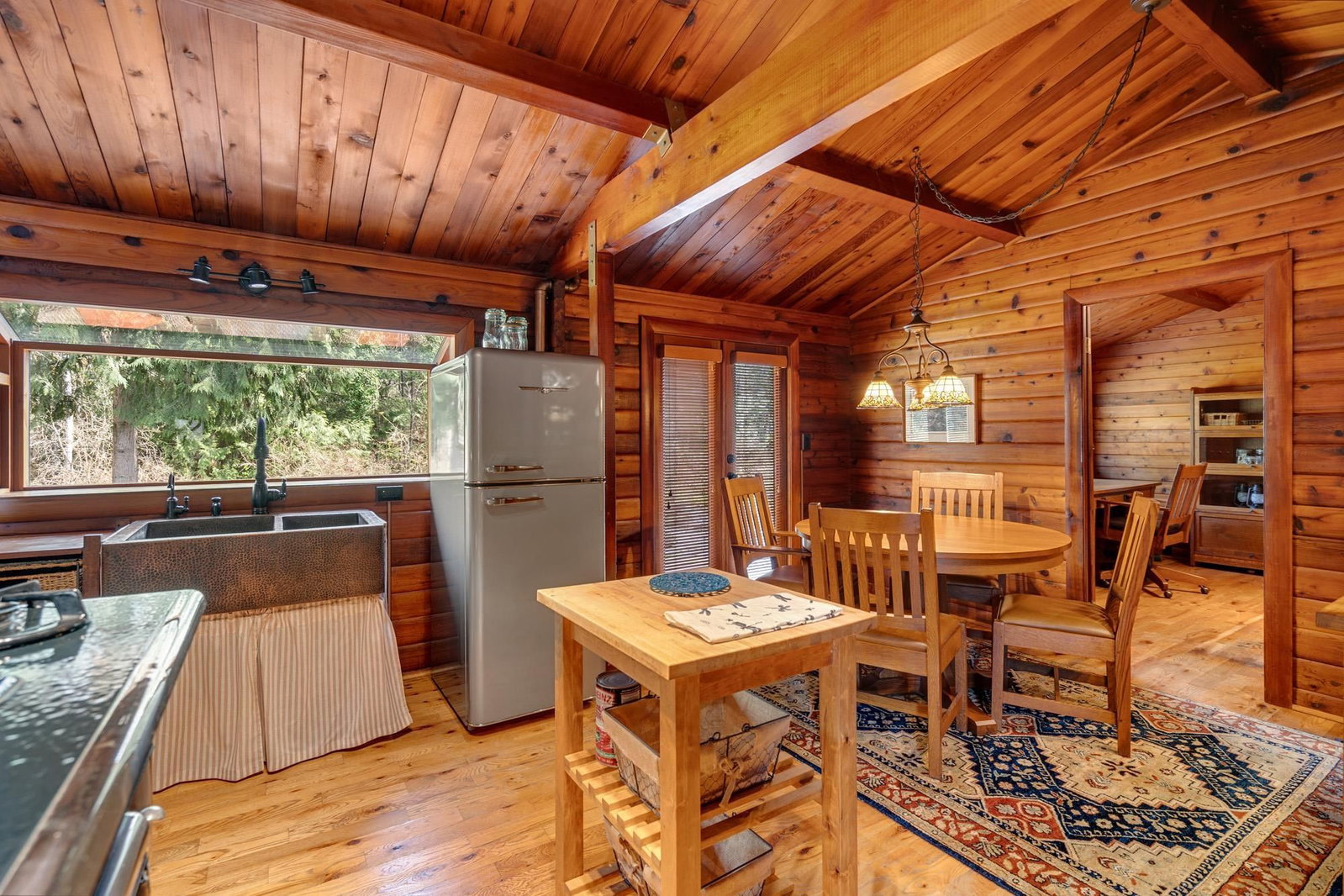 Listing Image 11
