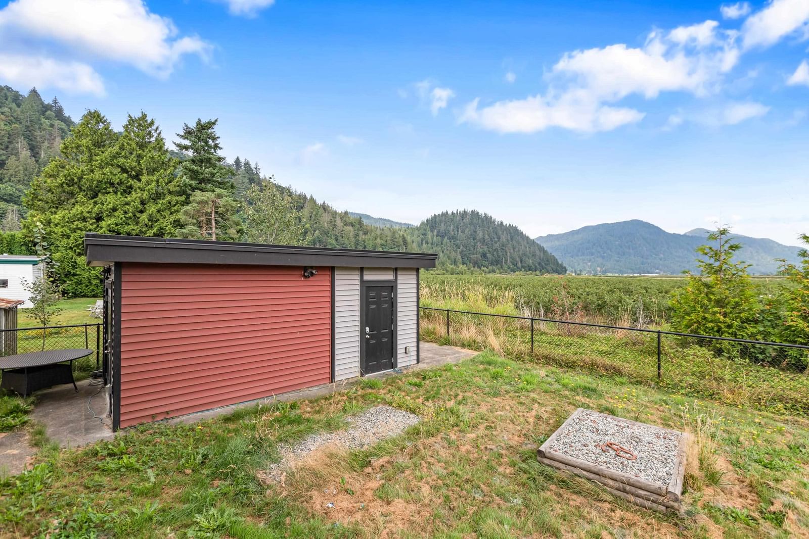 Listing Image 10