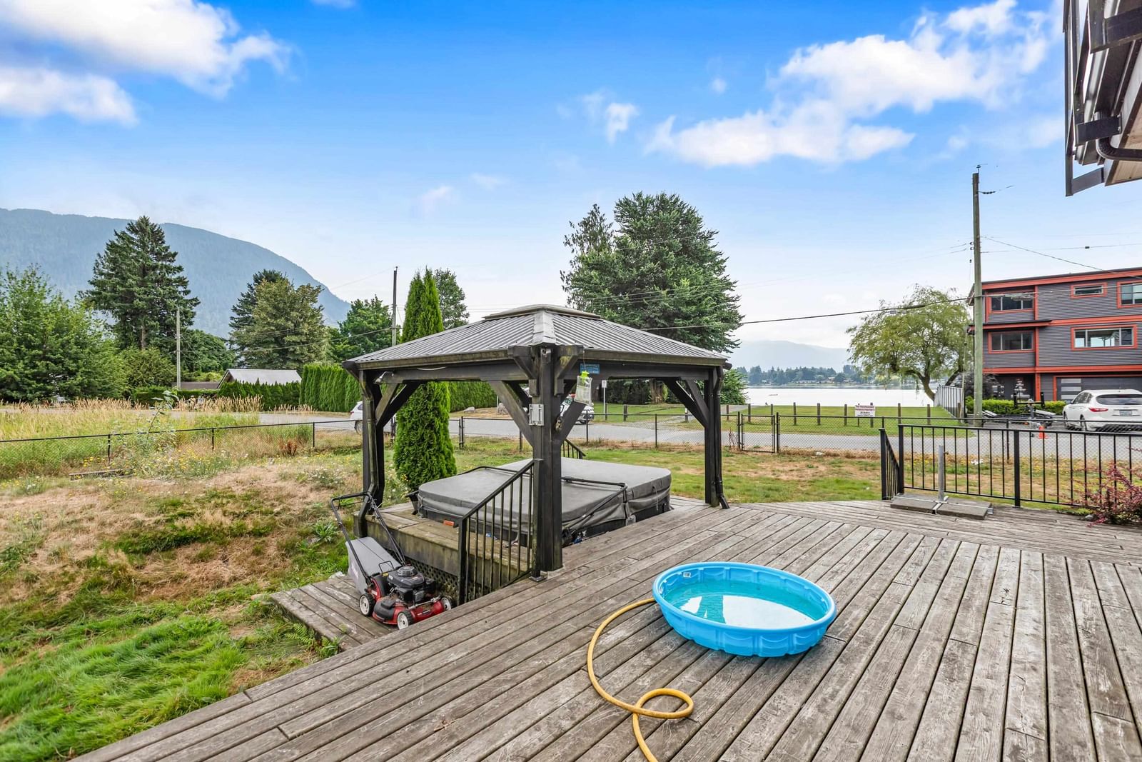 Listing Image 12
