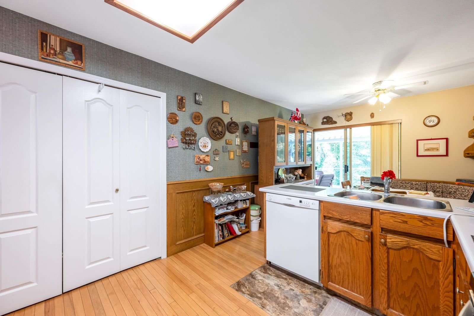 Listing Image 13